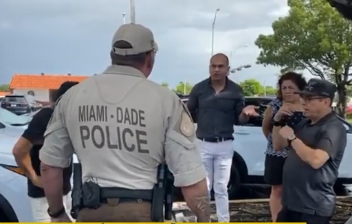 Asaltan a reporteros en Miami