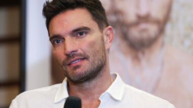 Julián Gil sufre por separarse de su hijo.