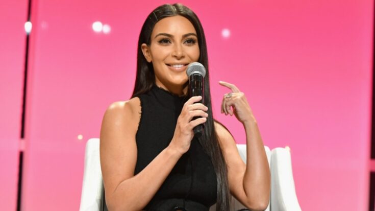 Kim Kardashian luce hermoso vestido durante la Gala del Met.