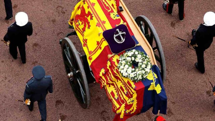 Reina Isabel II