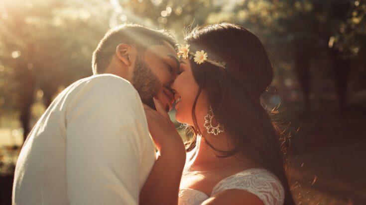 El beso es una de las formas más universales de expresar amor y afecto.